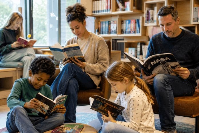 boekenwinkels amsterdam centrum Zoek jij boekenwinkels in Amsterdam Centrum? Hier zitten ze!