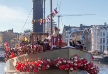 Sinterklaas komt naar Amsterdam op zondag 15 november Sinterklaas komt naar Amsterdam op zondag 15 november