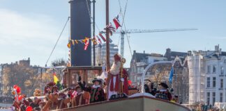 Sinterklaas komt naar Amsterdam op zondag 15 november Sinterklaas komt naar Amsterdam op zondag 15 november