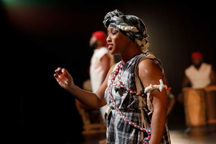 untold Stichting Untold: “Afrikaanse kunst, cultuur en erfgoed zichtbaar maken voor publiek”
